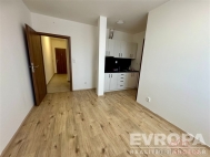 Pronájem bytu 2+kk, 38 m2, OV, Plzeň, Jižní Předměstí (okres Plzeň-město), ul. Politických vězňů