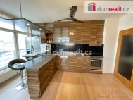 Pronjem bytu 2+kk, 56 m2, OV, Praha 10, Stranice, ul. Vinohradsk