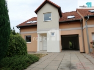 Pronjem rohovho RD, 149 m2, Praha 9, Satalice