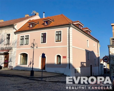 Pohed na frontln st domu