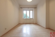 Pronjem bytu 1+kk, 28 m2, OV, Praha 4, Nusle, ul. Sdruen