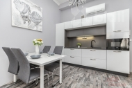 Prodej bytu 2+kk, 38 m2, OV, Praha 1, Mal Strana, ul. Thunovsk