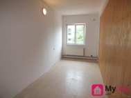 Pronjem bytu 2+1, 70 m2, OV, Znojmo, ul. nm. Armdy