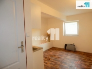 Pronjem bytu 1+kk, 20 m2, OV, Praha 9, Hrdloezy, ul. eskobrodsk