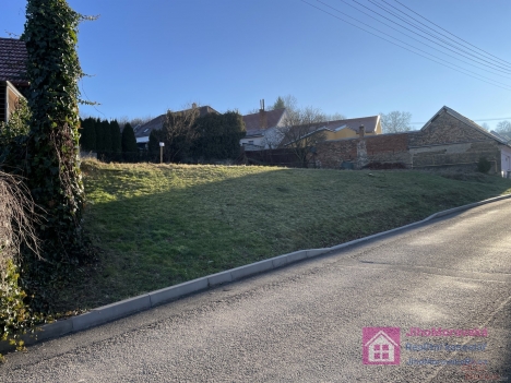 Pozemek pro bydlen� s vydan�m stavebn�m povolen�m