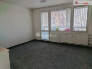 Pron�jem bytu 1+kk, 28 m2, DV, Praha 4, Kam�k, ul. Ma�atkova