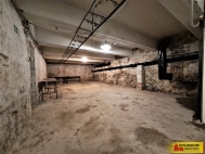 Pron�jem komer�n�ho objektu : Sklad, Adamov (okres Blansko)