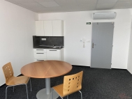 Pron�jem komer�n�ho objektu : Administrativn� b., Ku�im (okres Brno-venkov)