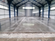 Pron�jem komer�n�ho objektu : V�roba, Vala�sk� Mezi����, Bynina (okres Vset�n)