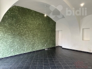 Pron�jem obchodn�ch prostor, Hradec Kr�lov�