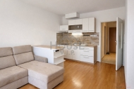 Prodej bytu 1+kk, 40 m2, OV, Praha 8, Troja, ul. Hn�zdensk�