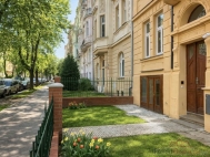 Pron�jem obchodn�ch prostor, Praha 6, Bubene�