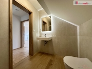 Prodej bytu 2+kk, 51 m2, OV, Horn� Blatn� (okres Karlovy Vary), ul. n�m�st� Sv. Vav�ince