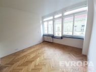 Pron�jem bytu 1+kk, 26 m2, OV, Praha 7, Hole�ovice, ul. Pplk. Sochora