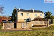 Prodej rohov�ho RD, 104 m2, Ch�n� (okres Praha-z�pad)