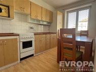 Pron�jem bytu 2+1, 60 m2, OV, Pardubice, Zelen� P�edm�st�, ul. n�m�st� Dukelsk�ch hrdin�