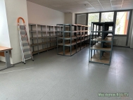 Pron�jem komer�n�ho objektu : Sklad, Praha 4, Kunratice