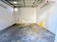 Pron�jem obchodn�ch prostor, Uhersk� Hradi�t�, Ma�atice