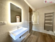 Prodej bytu 2+kk, 69 m2, OV, Horn� Blatn� (okres Karlovy Vary), ul. n�m�st� Sv. Vav�ince