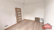 Prodej bytu 2+kk, 38 m2, OV, Nupaky (okres Praha-v�chod), ul. Nupack� - exkluzivn�