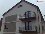 Pron�jem bytu 2+kk, 60 m2, DV, Dobrovice (okres Mlad� Boleslav), ul. Na Hlo�ku