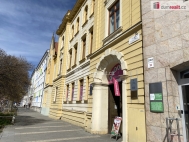 Pron�jem kancel���, B�eclav