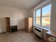 Pron�jem bytu 1+kk, 30 m2, OV, Praha 4, Bran�k, ul. Ke Kr�i