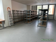 Pron�jem komer�n�ho objektu : Sklad, Praha 4, Libu�