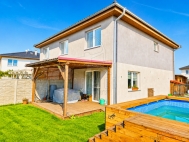 Prodej bytu 3+kk, 365 m2, OV, Polerady (okres Praha-v�chod)