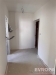 �zk� chodba, �erstv� vymalovan�, p�ipraven� pro instalaci sv�tel, neutr�ln� barvy, rekonstruovan� prostor s modern�m n�dechem.