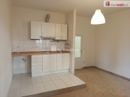 Pron�jem bytu 1+kk, 25 m2, OV, Praha 10, Stra�nice, ul. V p�edpol�