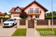 Pron�jem samostatn�ho RD, 200 m2, Pr�honice (okres Praha-z�pad)