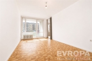 Prodej bytu 2+1, 62 m2, OV, Praha 8, Kobylisy, ul. Chaba�ovick�