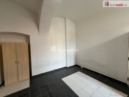 Pron�jem bytu 1+kk, 26 m2, OV, Praha 8, Libe�, ul. Andr�tova