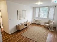 Prodej bytu 2+kk, 41 m2, DV, Praha 4, Lhotka, ul. Novodvorsk�
