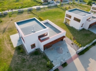 Pron�jem samostatn�ho RD, 162 m2, �valy (okres Praha-v�chod)