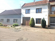 Pron�jem �adov�ho RD, 110 m2, Hluk (okres Uhersk� Hradi�t�)