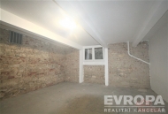 Pron�jem skladovac�ch prostor, Praha 4, Nusle
