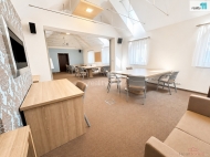 Pron�jem kancel���, Karlovy Vary, Dvory
