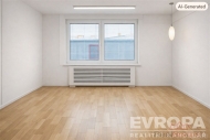 Pron�jem kancel���, Praha 8, ��blice