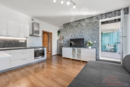 Prodej bytu 1+kk, 37 m2, OV, Praha 10, Male�ice, ul. Po�ernick� - exkluzivn�