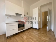 Pron�jem bytu 2+1, 76 m2, OV, Praha 10, Vr�ovice, ul. 28. pluku