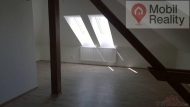 Pron�jem bytu garsoni�ra, 30 m2, OV, Hol��ov (okres Doma�lice), ul. t��da 1. m�je