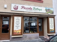 Pron�jem obchodn�ch prostor, Slan� (okres Kladno)
