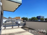 Pron�jem bytu 2+kk, 74 m2, OV, Praha 10, Hostiva�, ul. Arno�ta Sta�ka