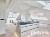 Prostorn� ob�vac� pokoj, modern� kuchy�, parketov� podlaha, velk� okna, sv�tl� interi�r, designov� styl