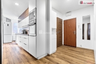 Prodej bytu 3+1, 76 m2, OV, Karlovy Vary, Bohatice, ul. Ostrovsk�