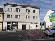 Pron�jem bytu 2+kk, 60 m2, OV, Pardubice, Zelen� P�edm�st�, ul. Jana Palacha