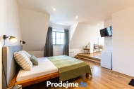 Prodej bytu 1+kk, 32 m2, OV, Znojmo, ul. Mikul�sk� n�m�st�