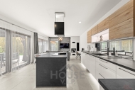 Pron�jem �adov�ho RD, 201 m2, Kr�l�v Dv�r, Lev�n (okres Beroun)